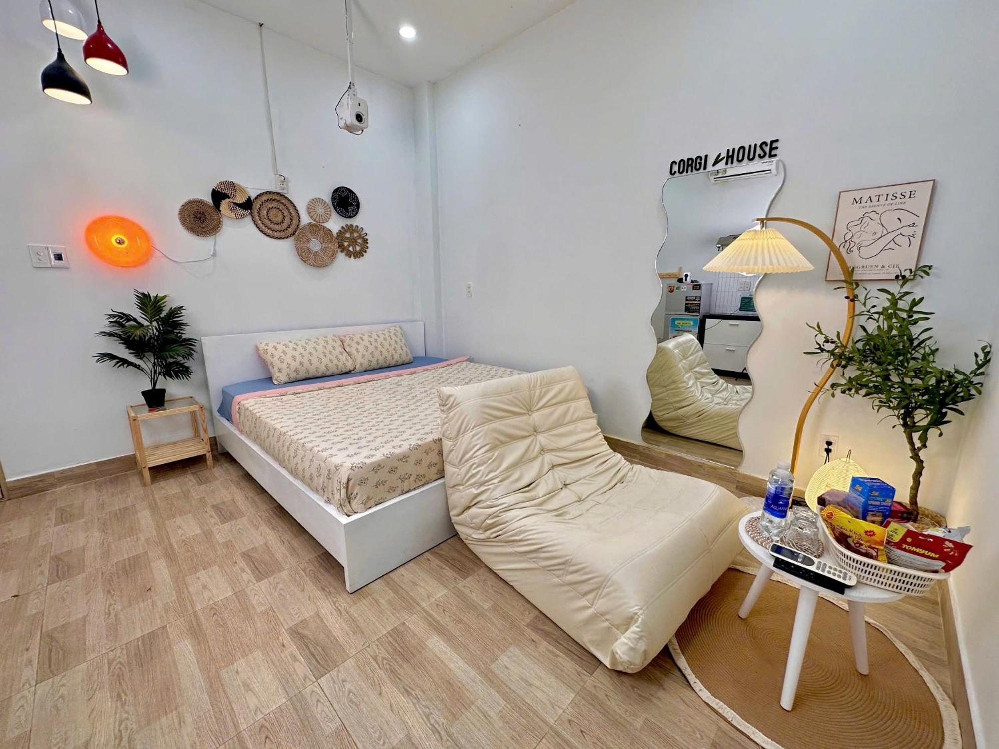 Corgi House Beachstay Homestay